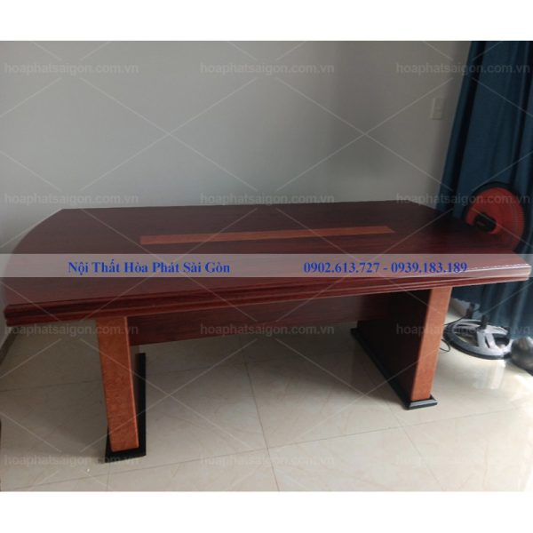 hình thực tế bàn họp sơn PU Hòa Phát CT2010H7