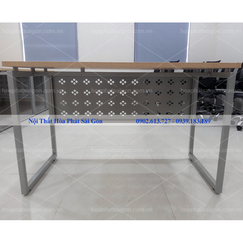 ban-lam-viec-chan-sat-hr120sc2 Hình thực tế bàn làm việc chân sắt HR120SC2