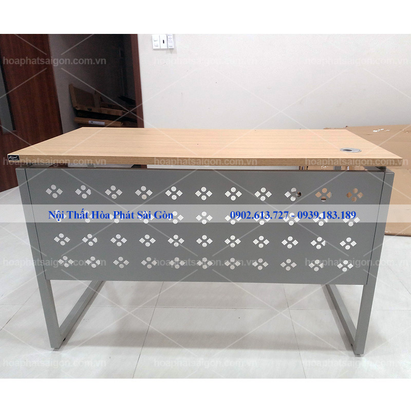 ban-nhan-vien-hr120sc2-yem-sat Hình thực tế bàn nhân viên yếm sắt HR120SC2