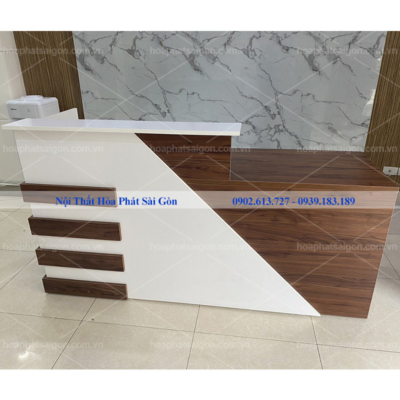 quay-le-tan-bq103-18 Hình thực tế quầy lễ tân BQ103-18