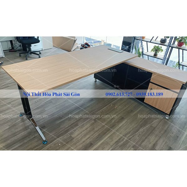 Bàn lãnh đạo chân sắt LEP180C12