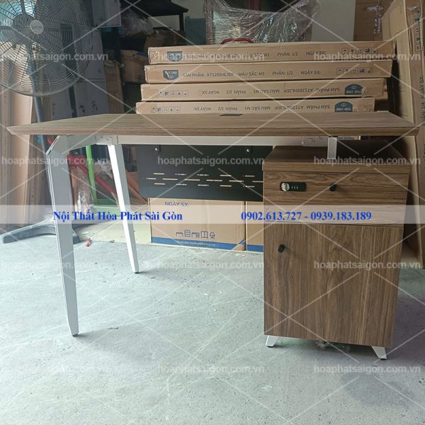 Hình chụp bàn chân sắt liền hộc tủ ST120SHLC16
