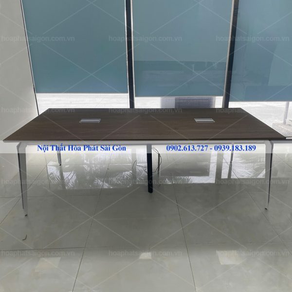 hình thực tế bàn họp chân sắt STH2412C16