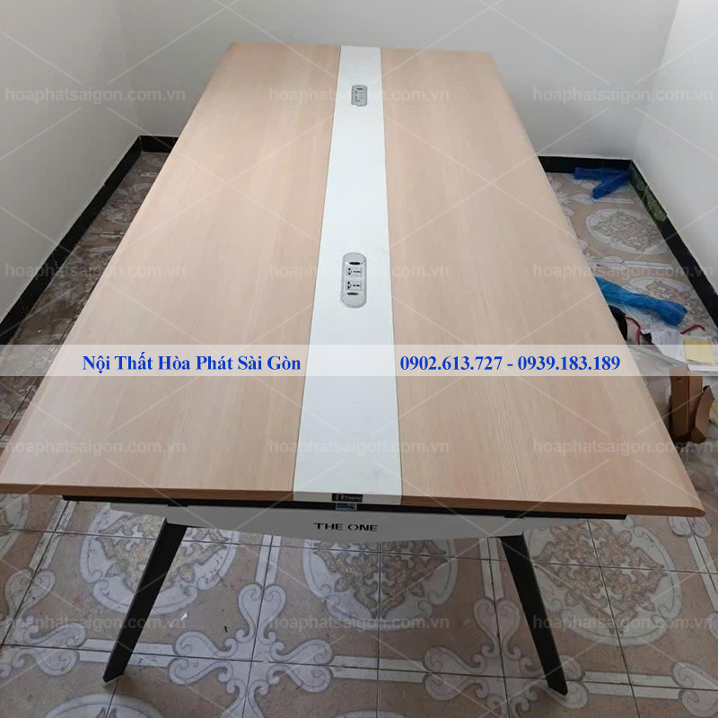 ban-ntvh1810c17 Hình thực tế bàn họp NTVH1810C17